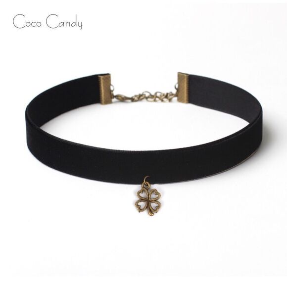 🆕Lucky Four Leaf Clover Pendant Choker Necklace - Picture 1 of 2